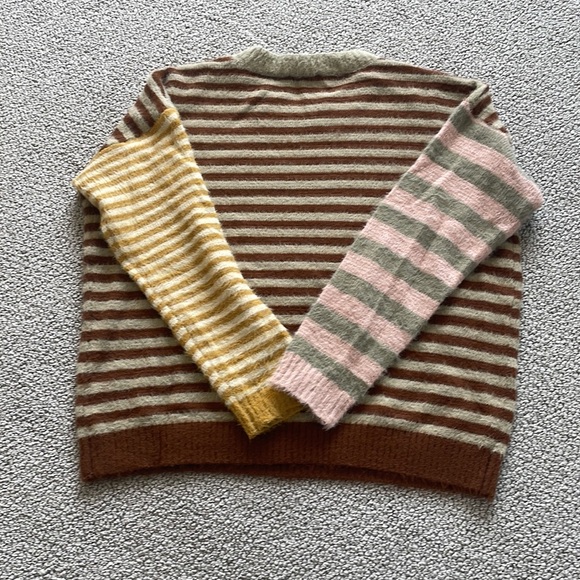 Olive & Leaf woman’s size large multi color striped - Picture 2 of 3